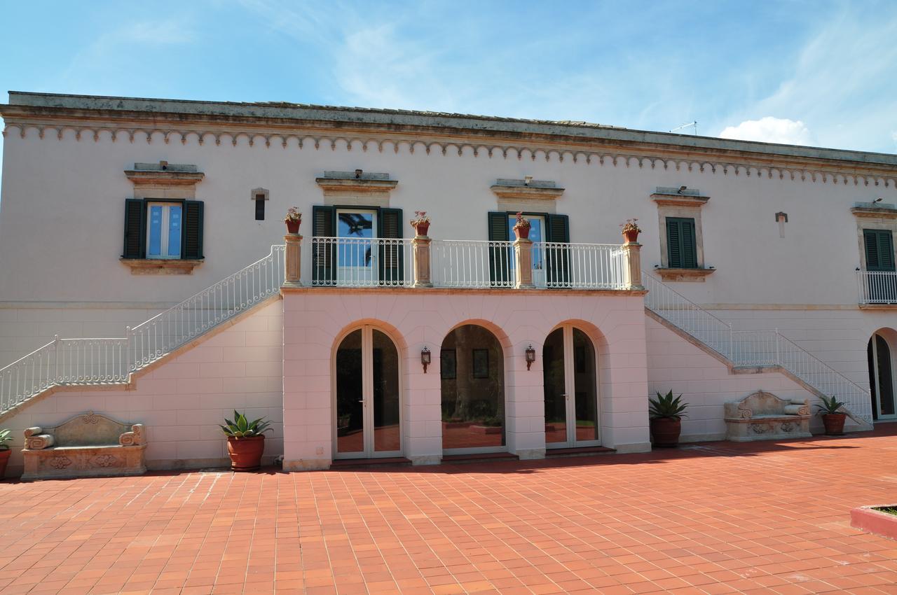 Isola Charm B&B - A Historic Villa Near Punta Del Pero Beach Siraküza Dış mekan fotoğraf